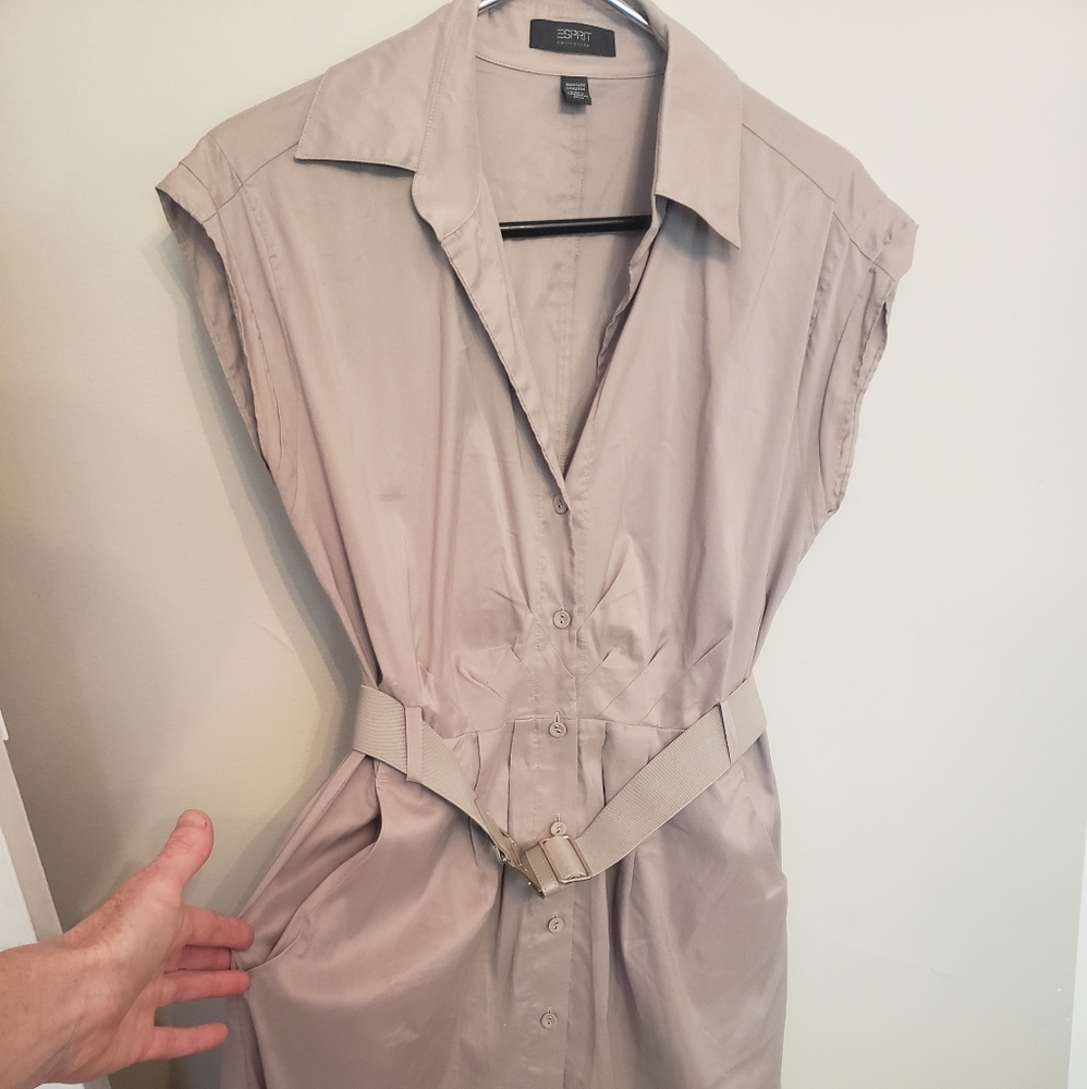 Esprit dress w/ belt and pockets.  Size 6